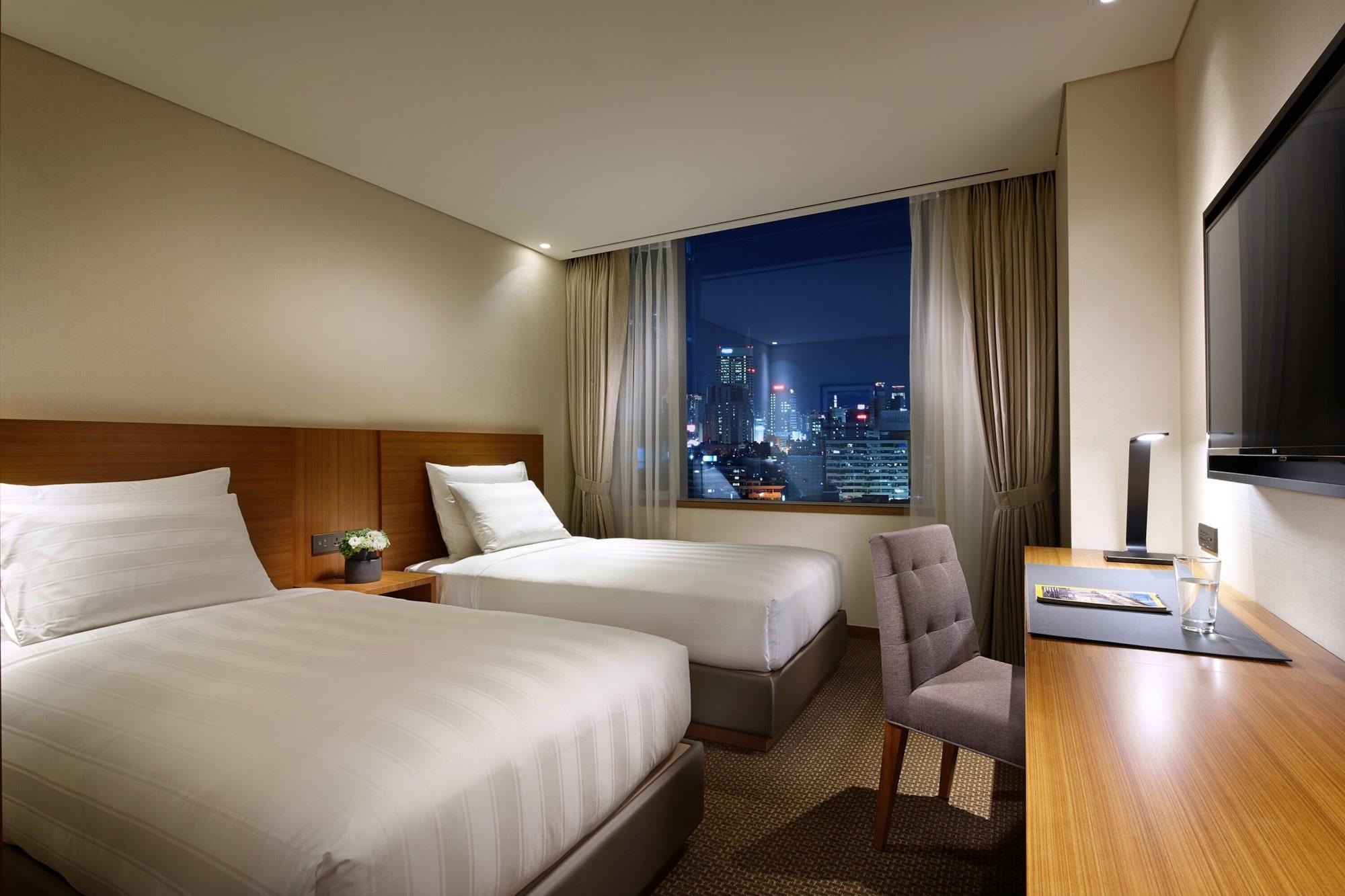 Lotte City Hotel Myeongdong Seoul Bagian luar foto